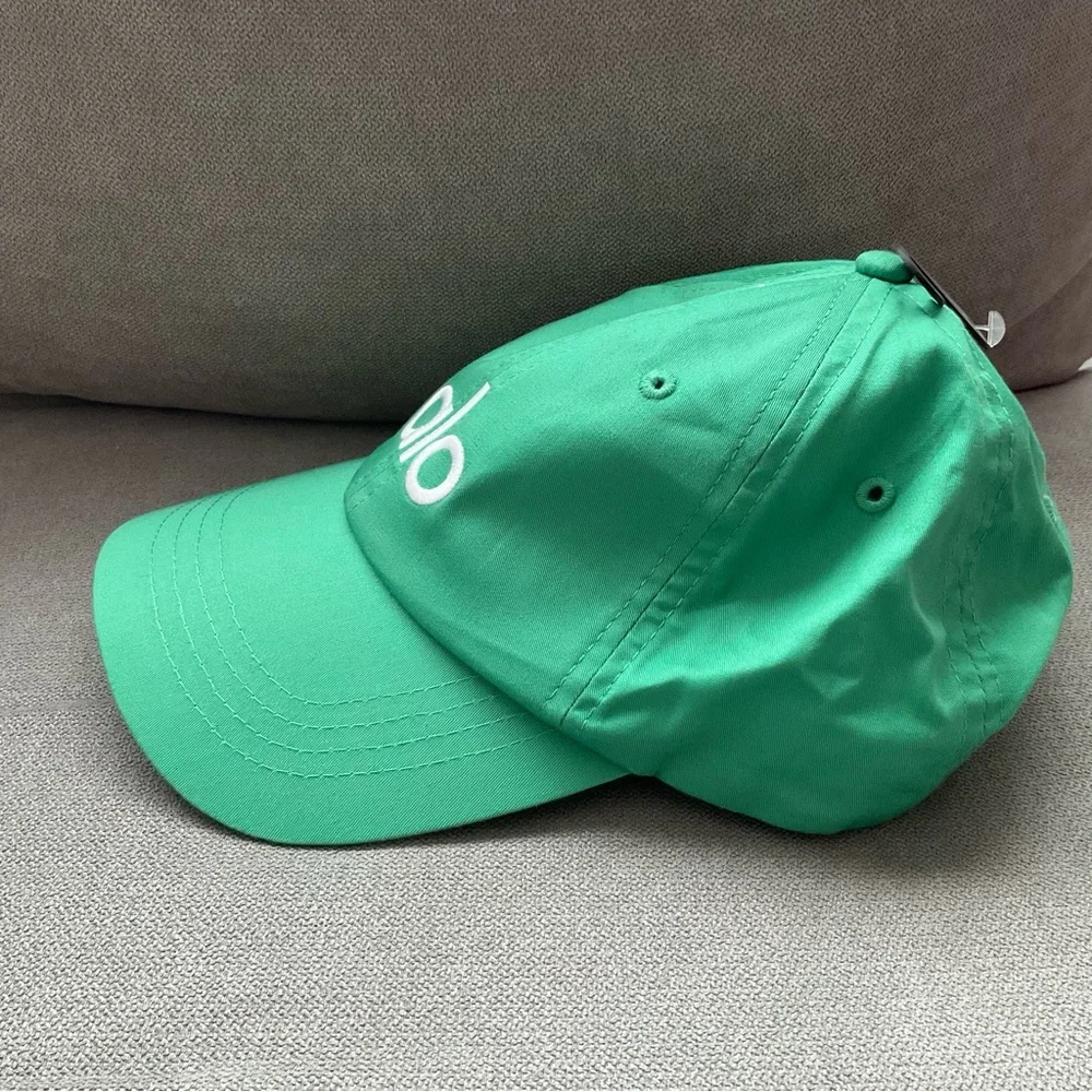 Alo Yoga Off-Duty Cap Green Lettuce/White - Picture 3 of 7